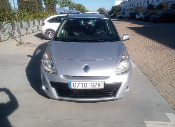 venta-de-coche-Renault-Clio-1.5-DCI-80cv- Tourer-en-alahurin-el-grande